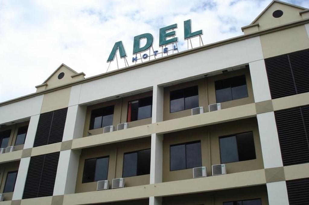 Adel Hotel Putatan Экстерьер фото