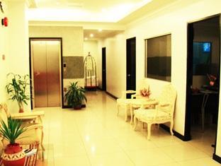 Adel Hotel Putatan Экстерьер фото